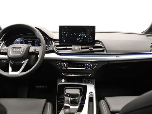 Certified 2025 Audi Q5 2.0T Premium Plus image 19