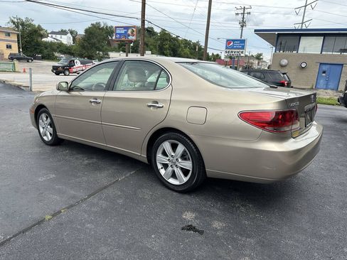Used 2005 Lexus ES 330 w/ DVD Navigation System Pkg FWD image 14