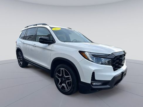 Used 2023 Honda Passport Elite image 2