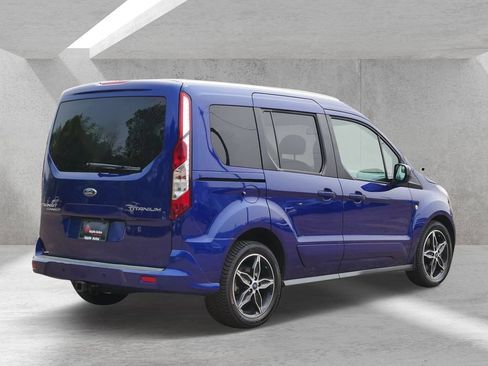Certified 2017 Ford Transit Connect Titanium FWD image 3