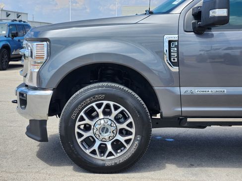 Used 2022 Ford F250 Lariat w/ Lariat Ultimate Package AWD/4WD image 9