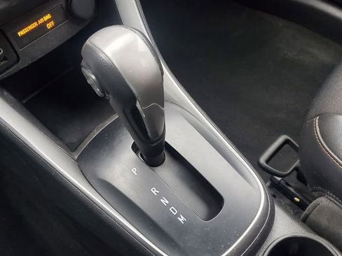 Certified 2022 Chevrolet Trax LT w/ Midnight Edition image 34