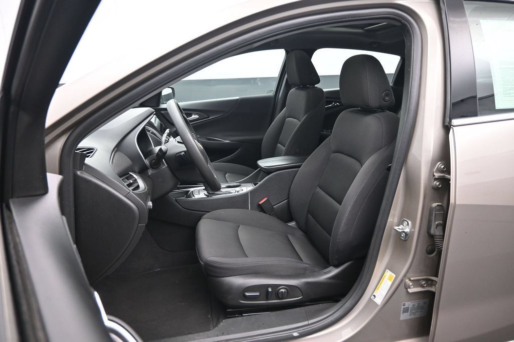 Used 2024 Chevrolet Malibu LT FWD image 21