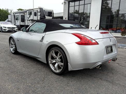 Used 2010 Nissan 370Z Touring w/ Sport Pkg image 10