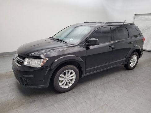 Used 2017 Dodge Journey SXT image 2
