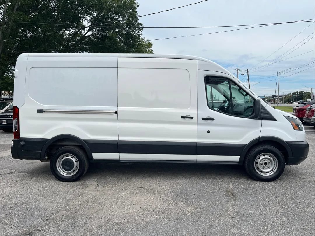 Used 2015 Ford Transit 250 148 Medium Roof RWD image 4