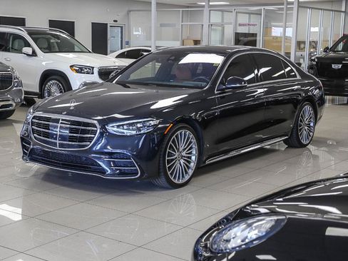 Used 2021 Mercedes-Benz S 580 4MATIC Sedan image 3