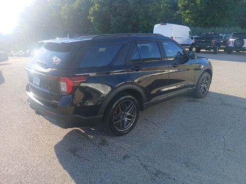 Used 2025 Ford Explorer ST-Line w/ ST-Line Street Pack AWD/4WD image 5