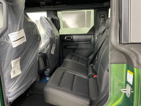 New 2025 Ford Bronco Badlands image 4