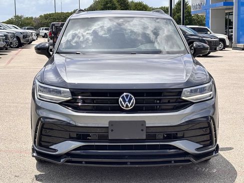 Used 2023 Volkswagen Tiguan SE R-Line FWD image 3