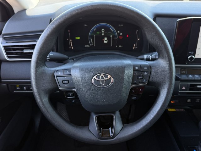 Used 2025 Toyota Camry LE FWD image 12