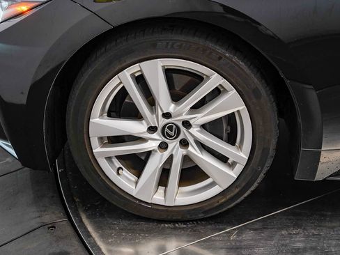 Used 2024 Lexus IS 300 w/ Comfort Package RWD image 9