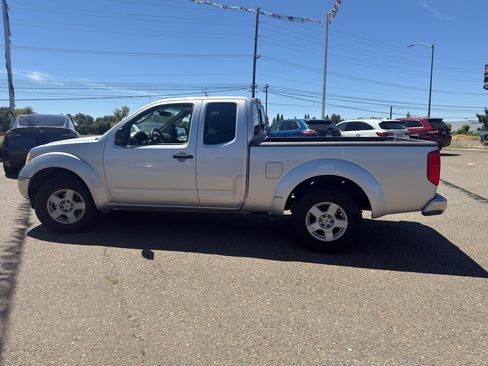 Used 2005 Nissan Frontier SE w/ (P01) Power Pkg RWD image 8