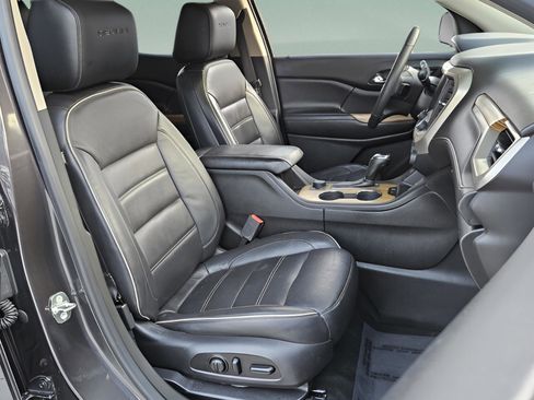 Used 2017 GMC Acadia Denali image 17