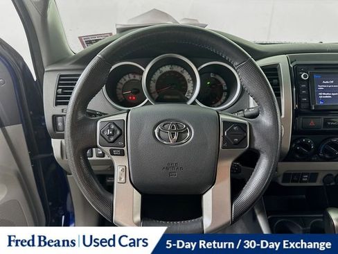 Used 2015 Toyota Tacoma 4x4 Double Cab image 10