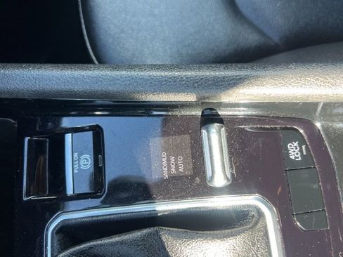 Used 2025 Jeep Compass Limited image 47