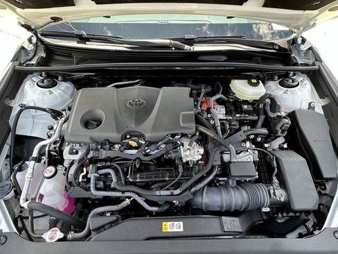 Used 2026 Toyota Camry Hybrid w/ Convenience Package FWD image 33