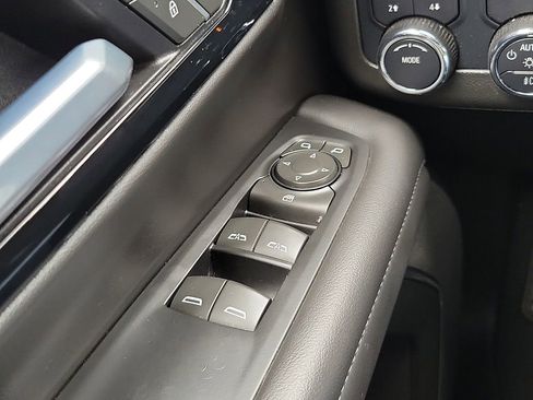 Used 2025 Chevrolet Suburban Z71 AWD/4WD image 14