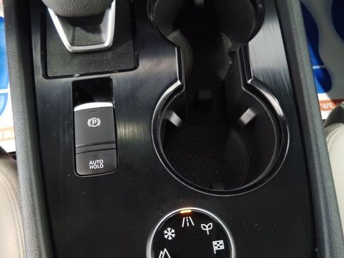 Used 2022 Nissan Rogue SV image 19