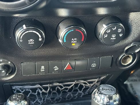 Used 2017 Jeep Wrangler Unlimited Sport AWD/4WD image 19