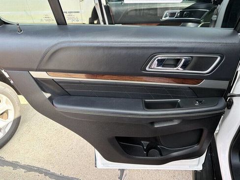 Used 2017 Ford Explorer Platinum AWD/4WD image 19