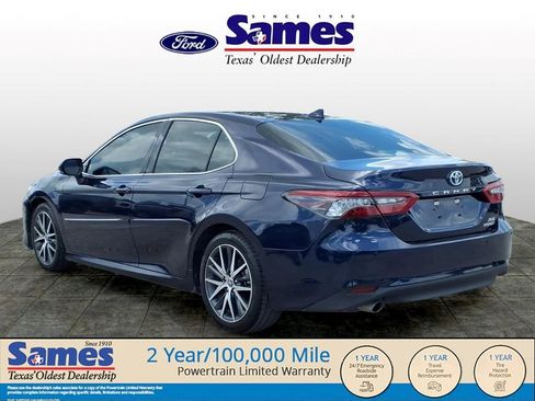 Used 2022 Toyota Camry XLE w/ Navigation Upgrade Package FWD image 5