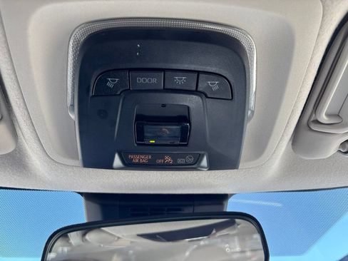 Used 2025 Toyota Corolla LE FWD image 31