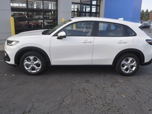 Certified 2025 Honda HR-V LX image 4