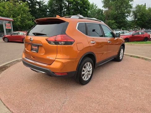 Used 2017 Nissan Rogue SV w/ SV Premium Package AWD/4WD image 5