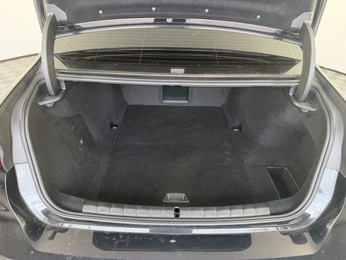 Used 2024 BMW i7 eDrive50 w/ M Sport Package RWD image 28