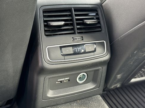 Used 2022 Audi A4 2.0T Premium Plus w/ Premium Plus Package image 11