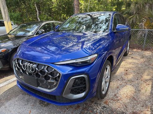 Used 2025 Audi Q5 Premium Plus w/ Premium Plus AWD/4WD image 3