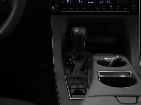 Used 2021 Toyota Avalon Limited w/ Advanced Safety Package FWD image 19