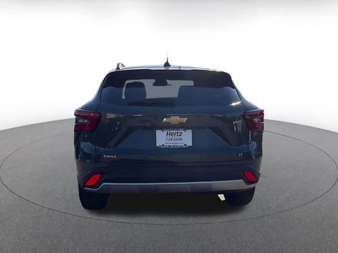 Used 2025 Chevrolet Trax LT w/ LT Convenience Package image 12