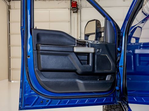 Used 2022 Ford F250 Lariat w/ Black Appearance Package AWD/4WD image 33