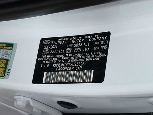 Certified 2025 Hyundai Elantra Sport FWD image 30