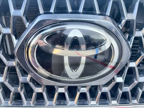 Used 2019 Toyota Tacoma TRD Off-Road w/ Technology Package AWD/4WD image 33