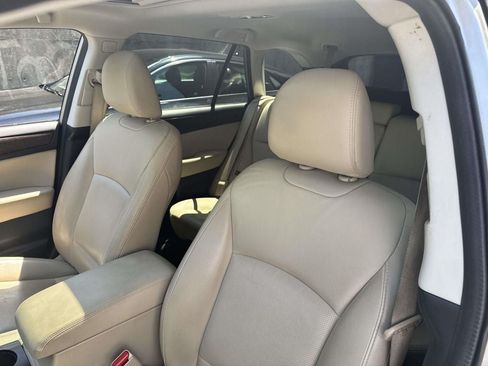Used 2016 Subaru Outback 3.6R Limited AWD/4WD image 18