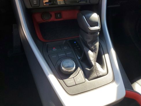 Used 2022 Toyota RAV4 TRD Off-Road image 14