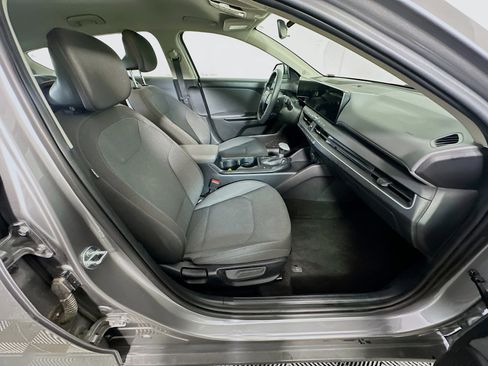 Used 2025 Kia K4 LXS image 31