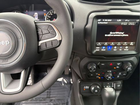 Used 2023 Jeep Renegade Latitude AWD/4WD image 18