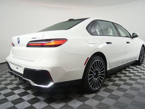New 2026 BMW i7 eDrive50 w/ Executive Package RWD image 3