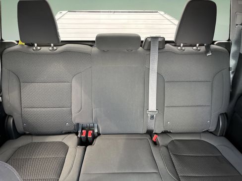 Used 2022 Chevrolet Silverado 2500 Custom w/ Custom Value Package image 6