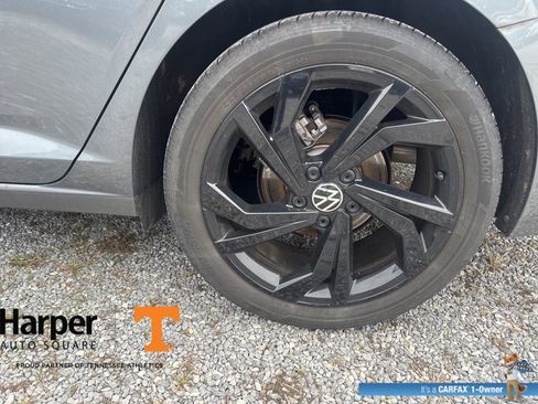 Used 2025 Volkswagen Jetta SE w/ Sunroof Package FWD image 19