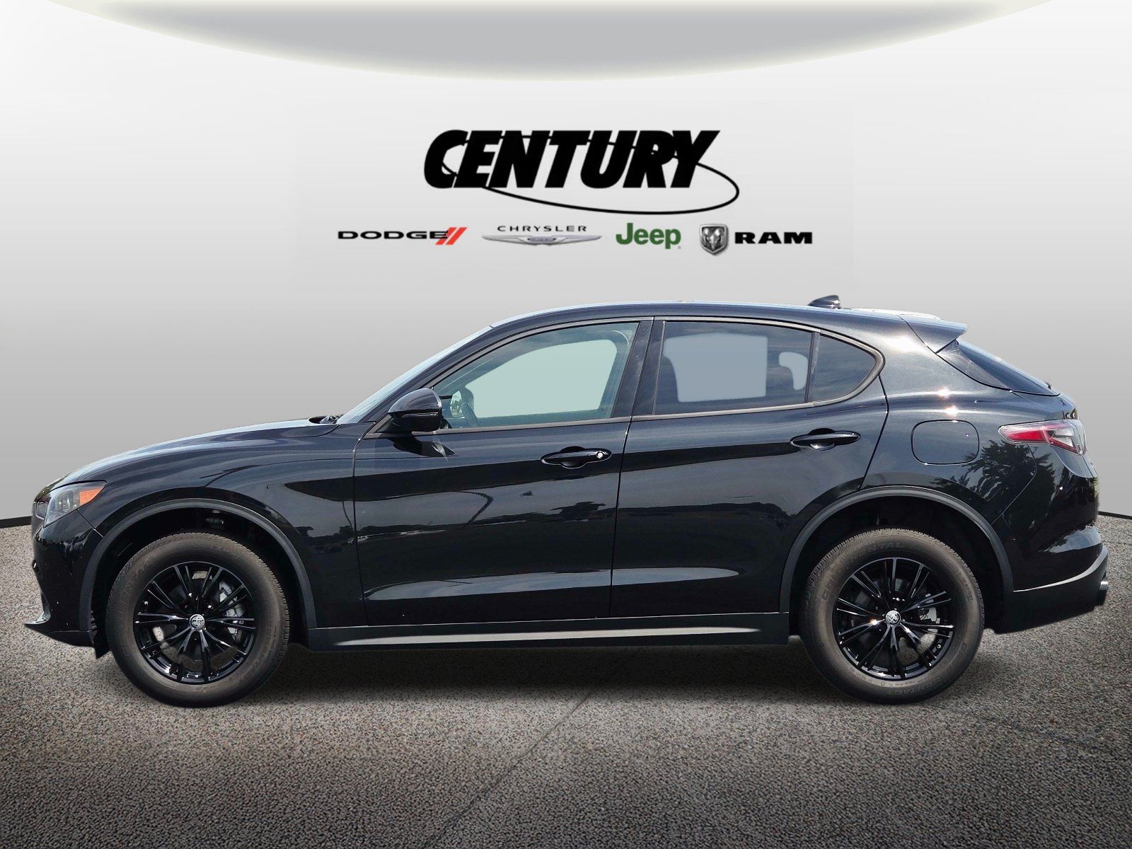 Used 2024 Alfa Romeo Stelvio Sprint AWD/4WD image 7
