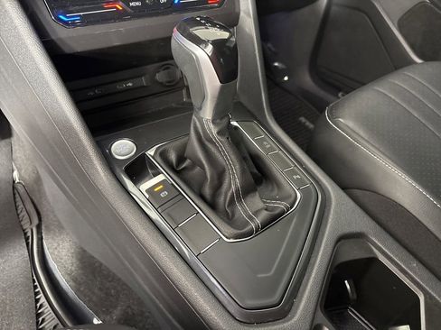 Used 2023 Volkswagen Tiguan SE R-Line FWD image 18
