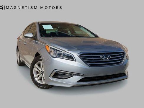 Used 2015 Hyundai Sonata SE w/ Option Group 09 FWD image 4