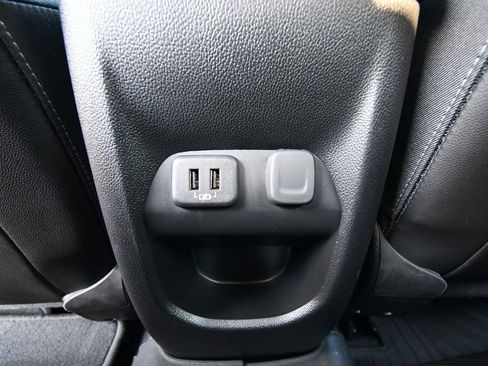 Used 2022 Chevrolet Colorado LT w/ Redline Special Edition AWD/4WD image 18