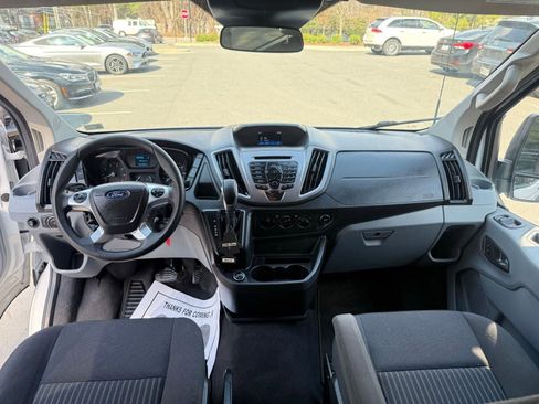 Used 2018 Ford Transit 350 XLT image 32