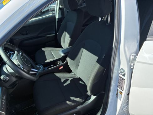 Used 2025 Hyundai Kona SEL image 38